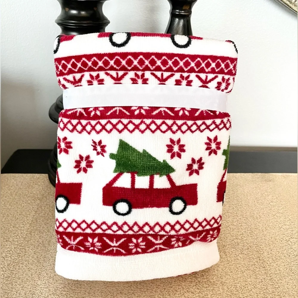 New SET OF 2 CHRISTMAS TREE/FARM TRUCK Hand Towels